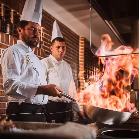 Хотел катарино